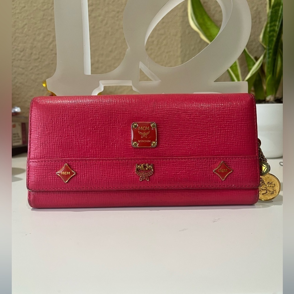 MCM DARK PINK LONG TRIFOLD WALLET